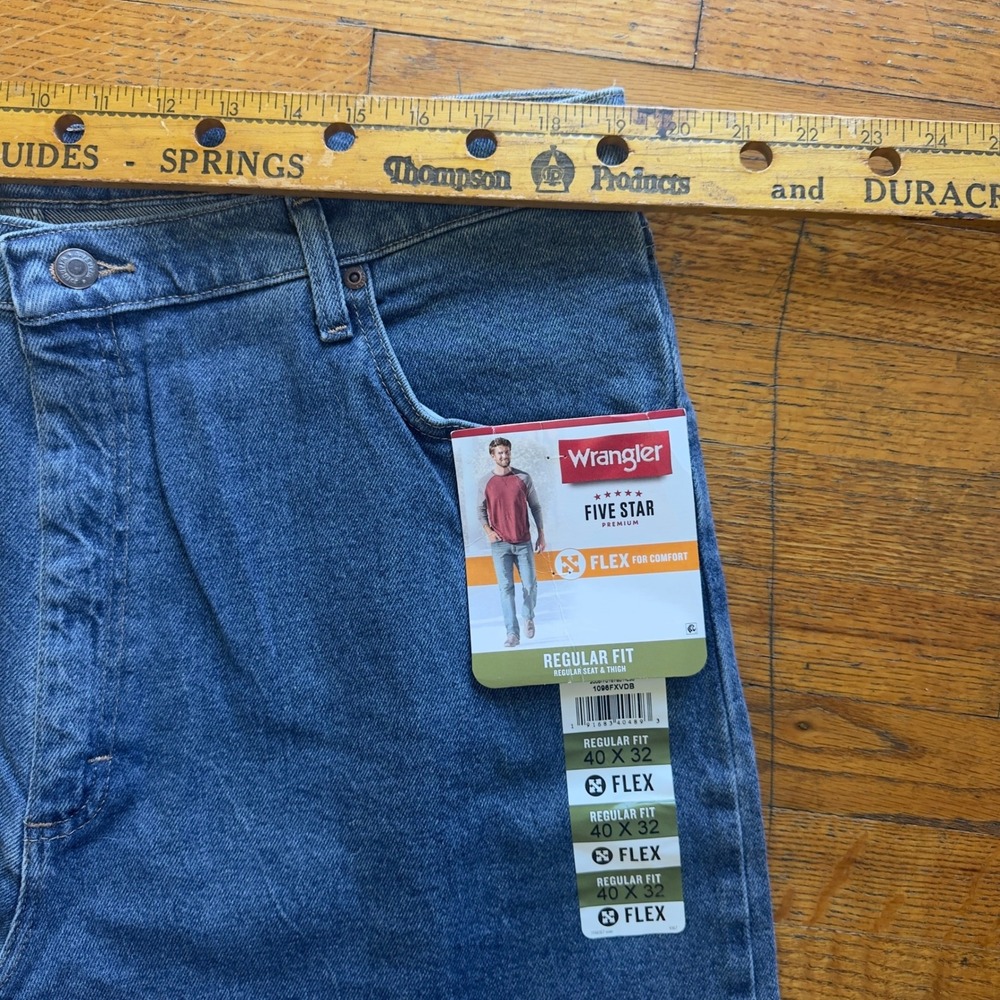 Wrangler Five Star Premium Regular Fit Flex Jeans Mens 40x32 Medium Wash Blue - Picture 3 of 8